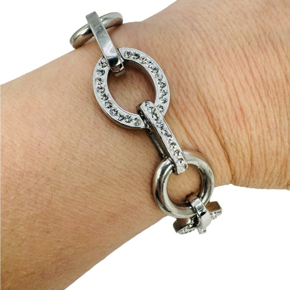 Swarovski Bracelet Crystal Pave Circles 7.5 inches Silver Tone Toggle - Picture 2 of 6